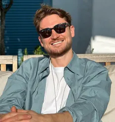 Евгений Савельев